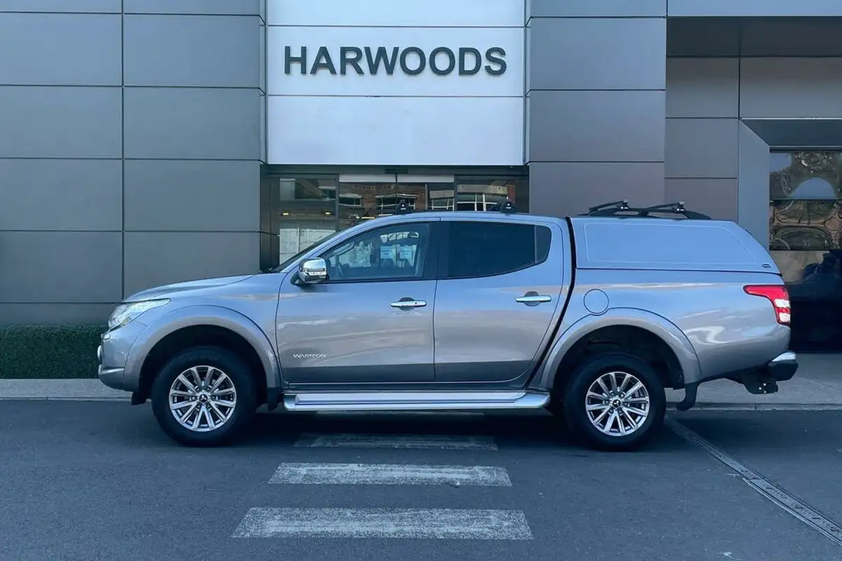 2019-mitsubishi-l200-24di-d-warrior-eu6b-big-9