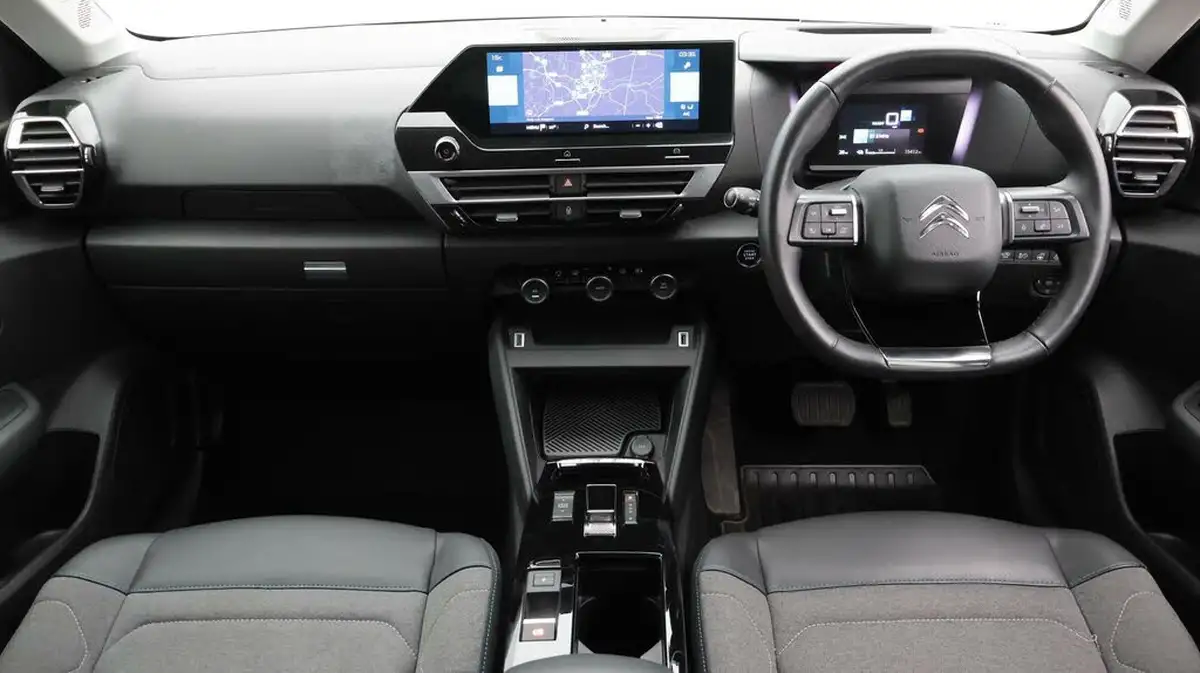 2022-citroen-c4-e-shine-big-13