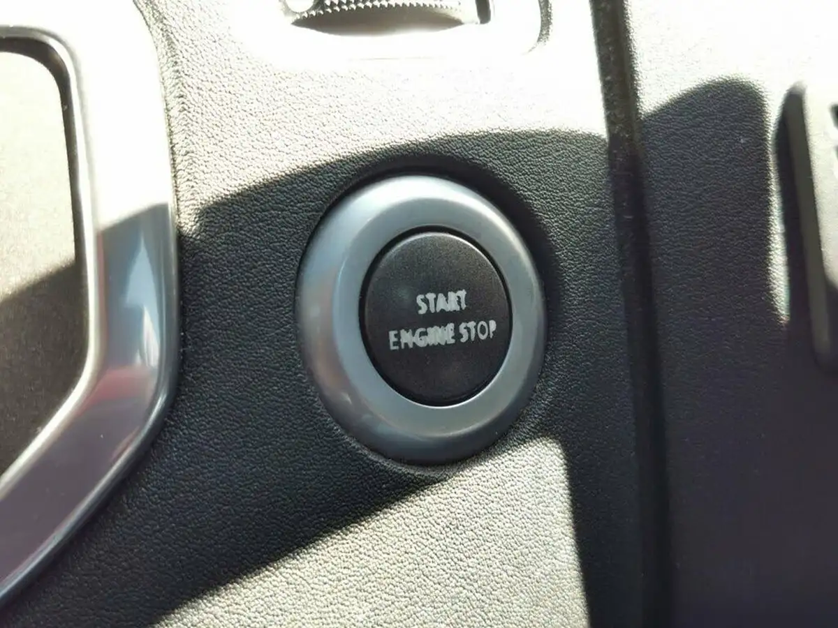 2015-land-rover-discovery-4-30-sd-v6-hse-big-59