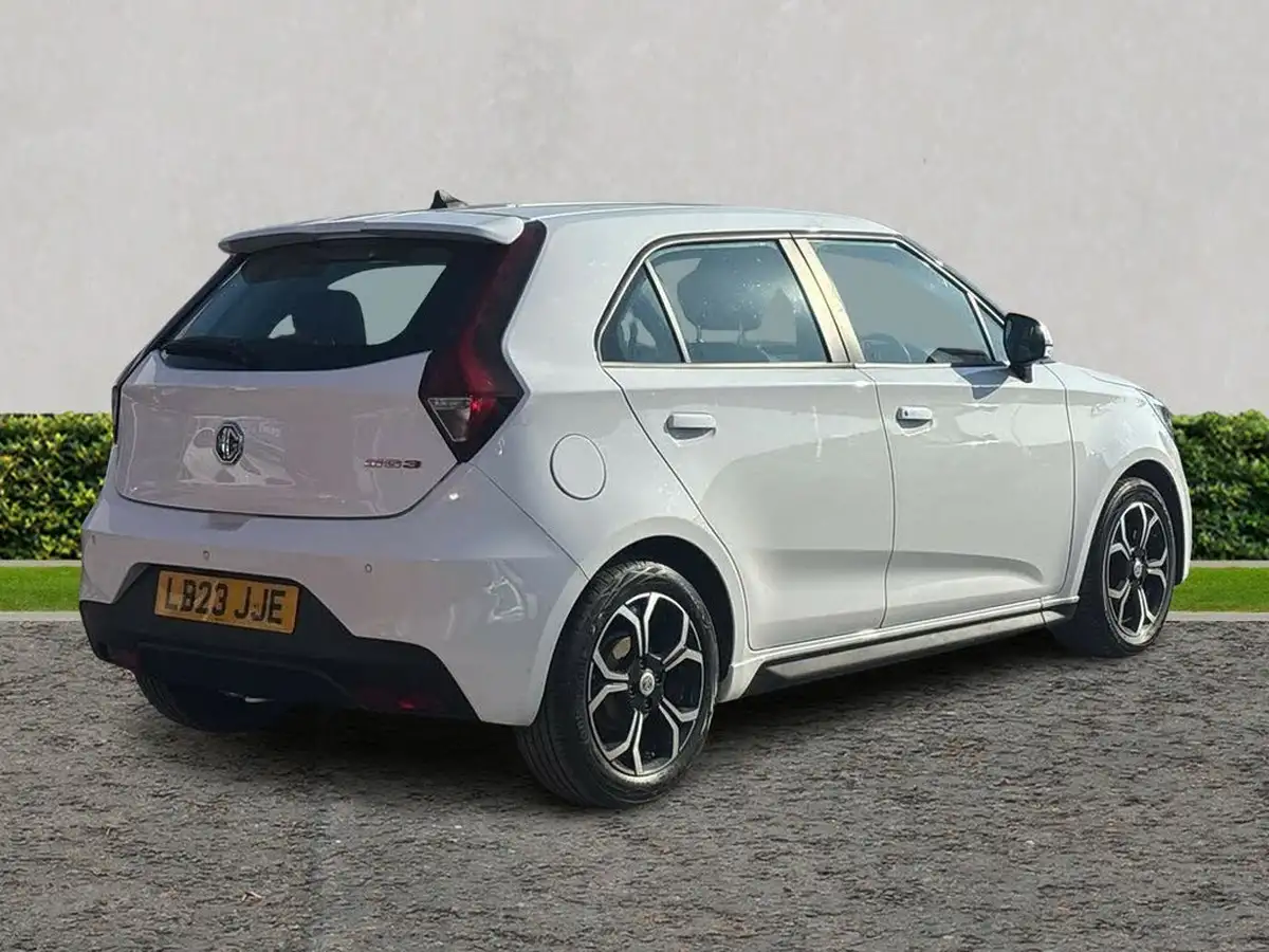 2023-mg-mg3-15-vti-tech-exclusive-nav-big-2