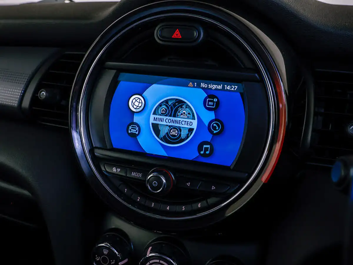 2019-mini-cooper-15-cooper-classic-hatchback-3d-big-11
