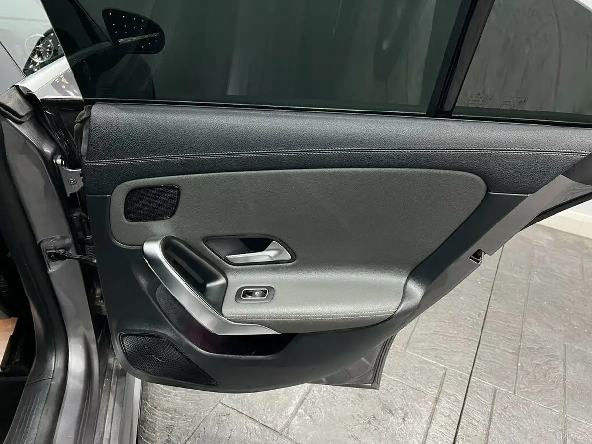2019-mercedes-benz-cla-20-cla-220-amg-line-premium-coupe-4d-big-68