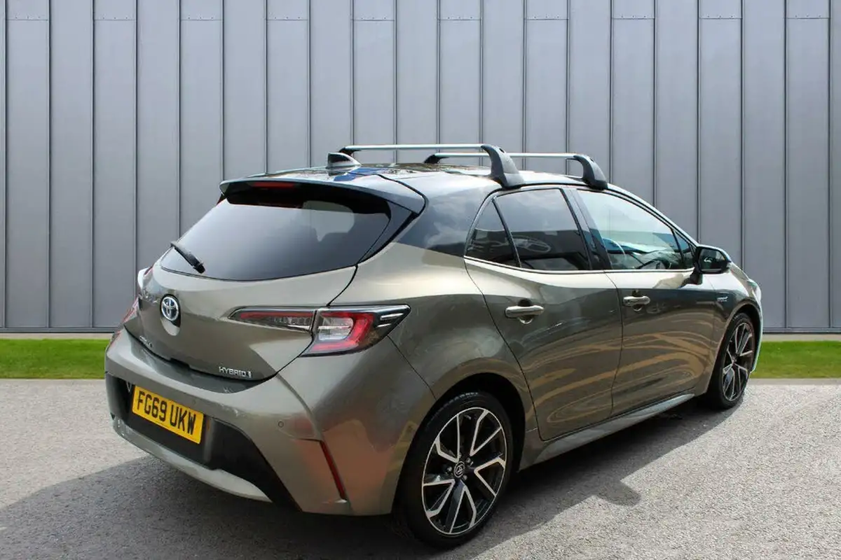 2019-toyota-corolla-18-vvt-i-excel-trk-hatchback-big-8