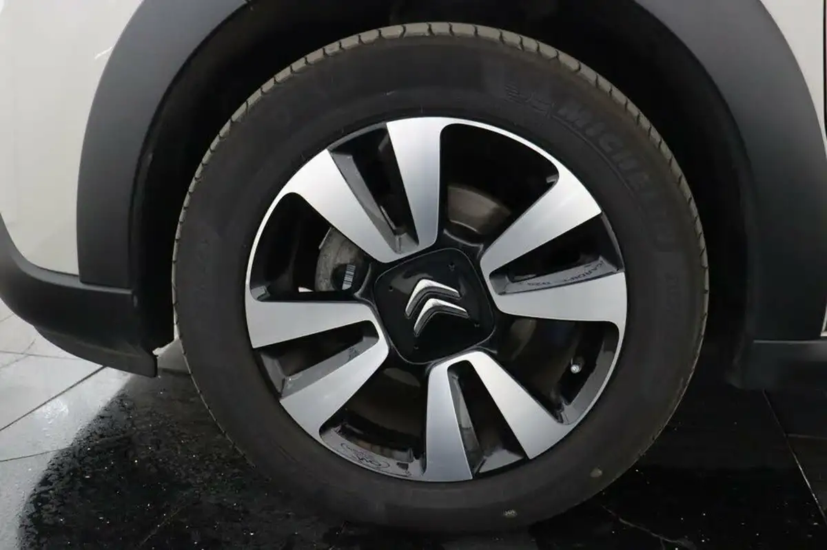 2024-citroen-c3-12-puretech-plus-110ps-eat6-big-28