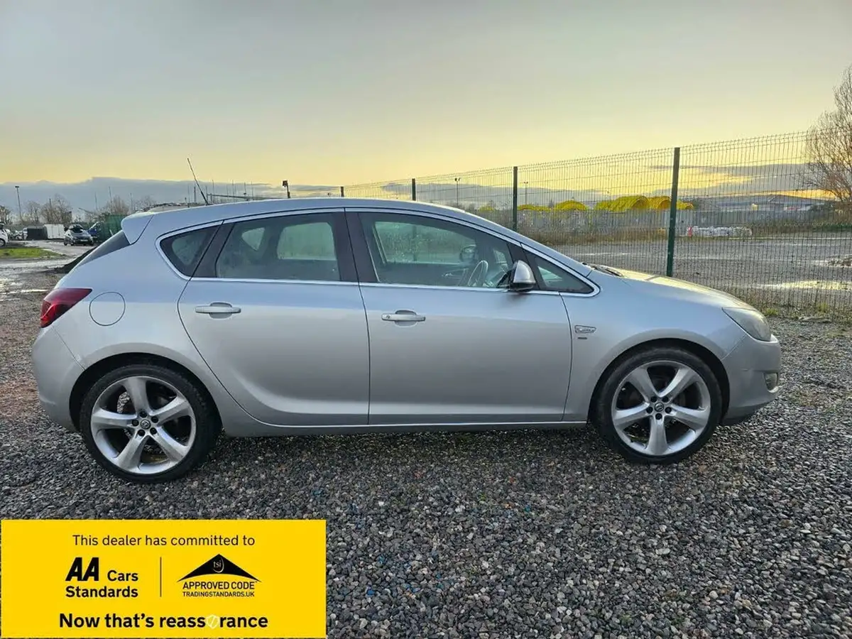 2010-vauxhall-astra-16-sri-16v-vvt-115ps-hatchback-5d-auto-big-13