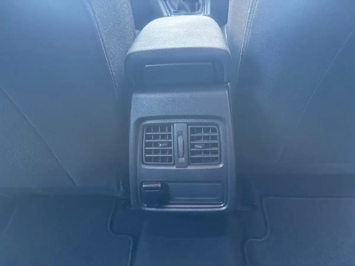 2020-renault-captur-10-tce-play-100bhp-big-35