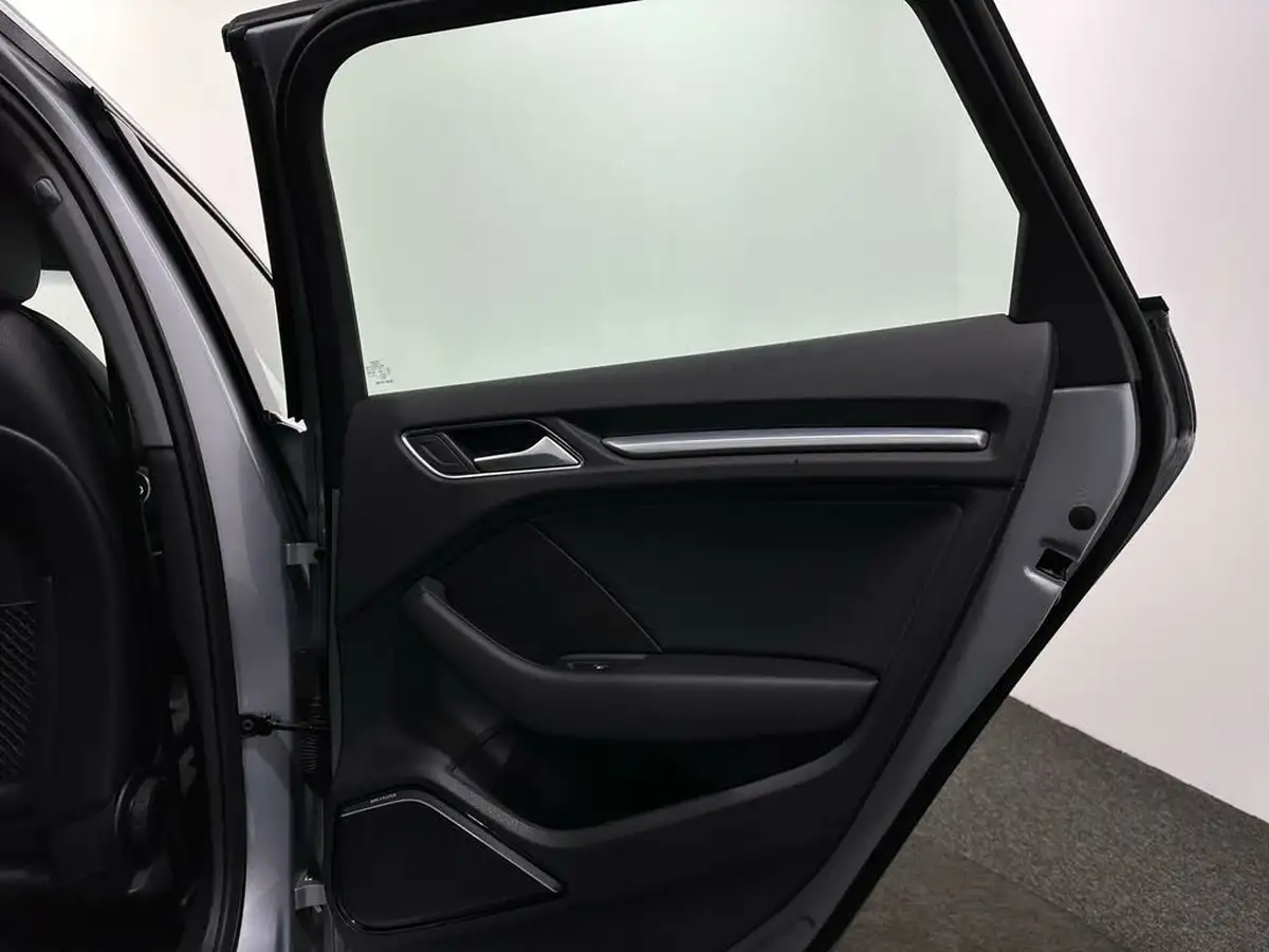 2020-audi-a3-14-40-e-tron-big-42