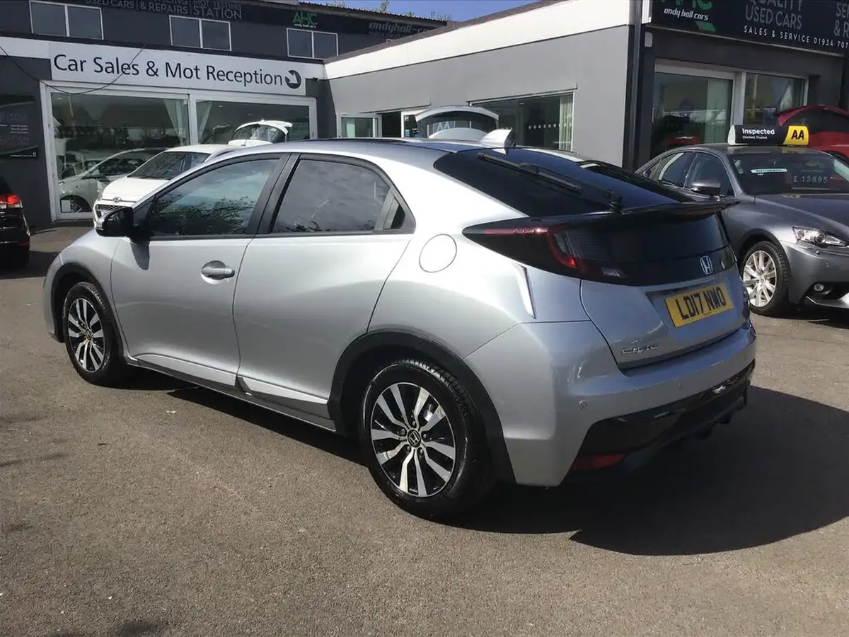 2017-honda-civic-16-i-dtec-sr-dasp-hatchback-big-4