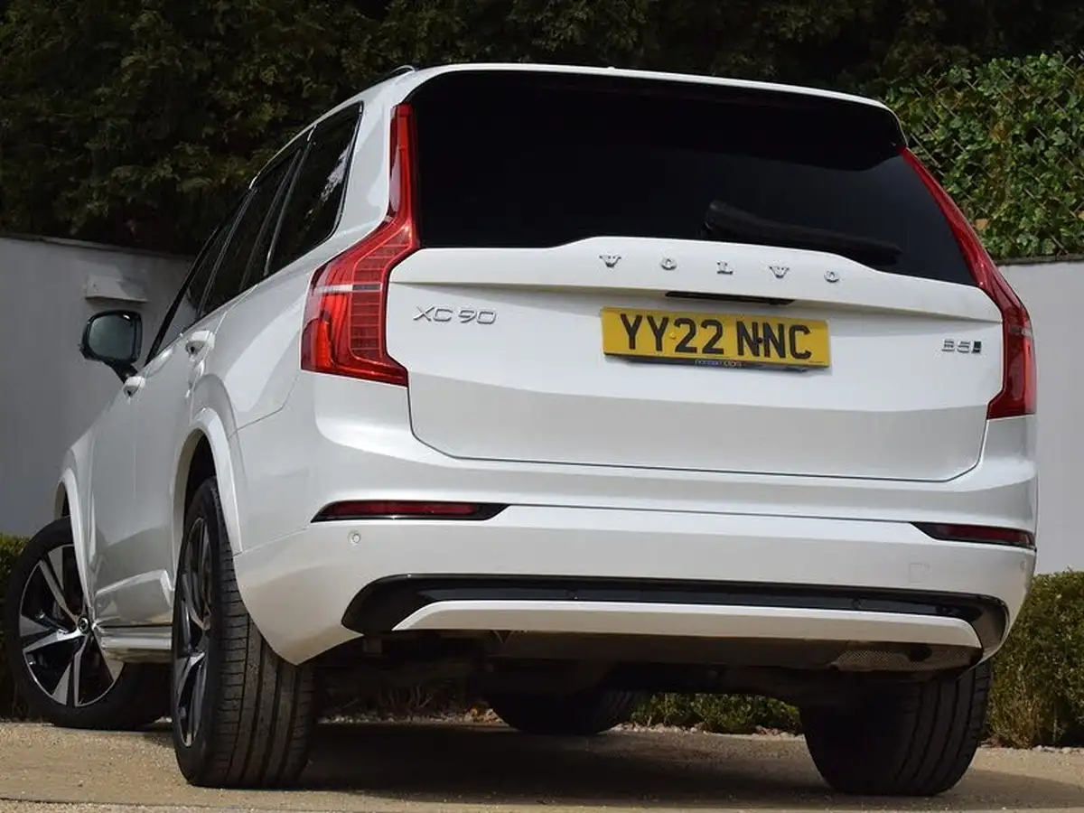 2022-volvo-xc90-20td-b5-r-design-big-5