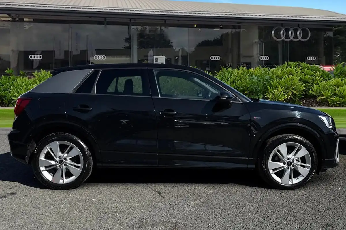 2024-audi-q2-15-35-tfsi-s-line-tronic-big-2