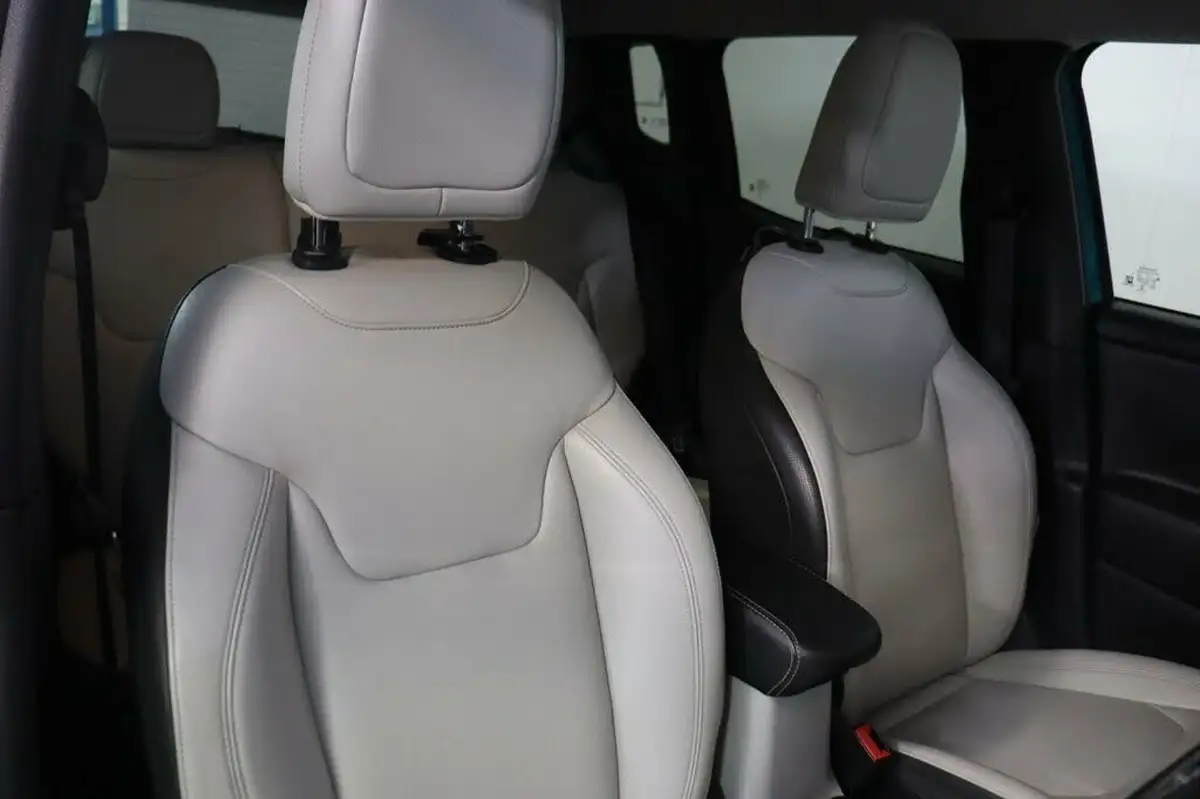 2019-jeep-renegade-13-gse-limited-big-21