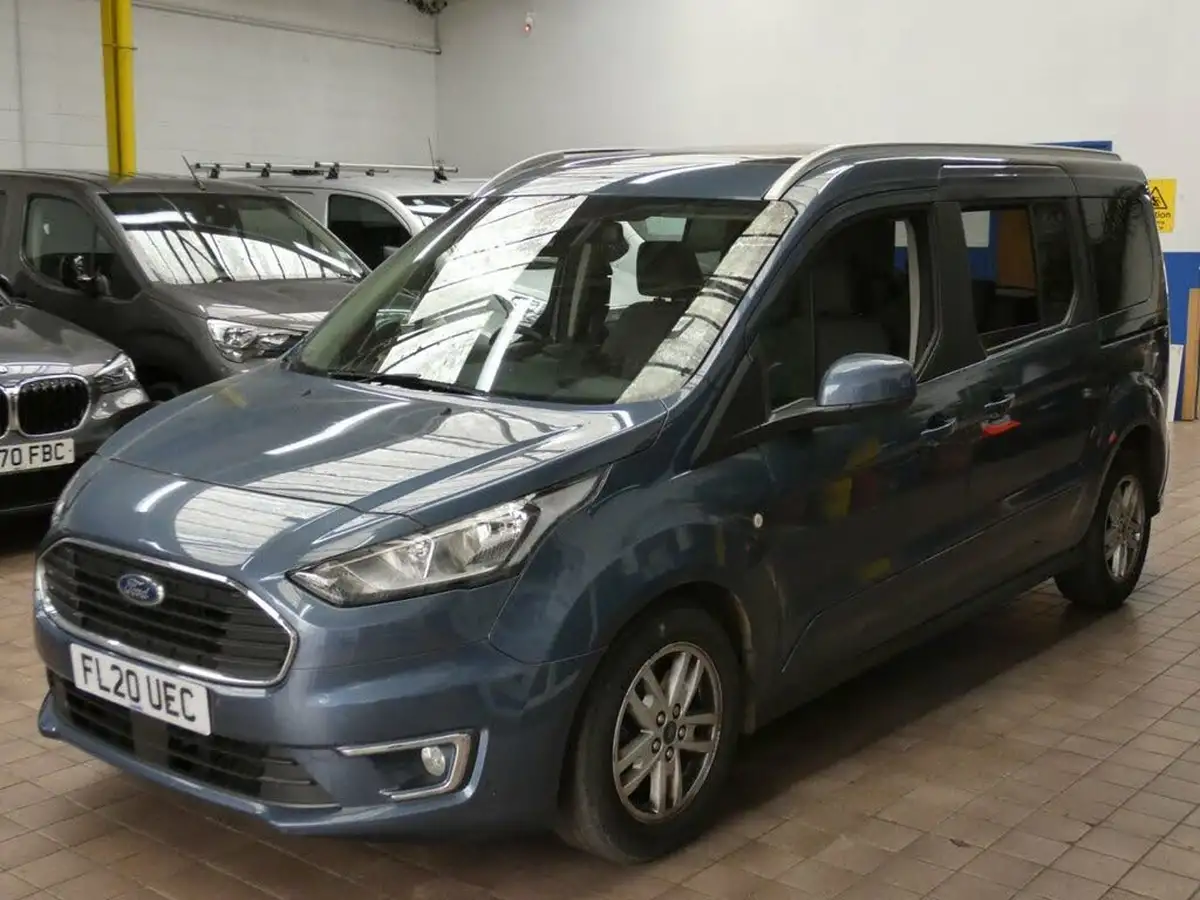 2020-ford-grand-tourneo-connect-15-titanium-powershift-big-3