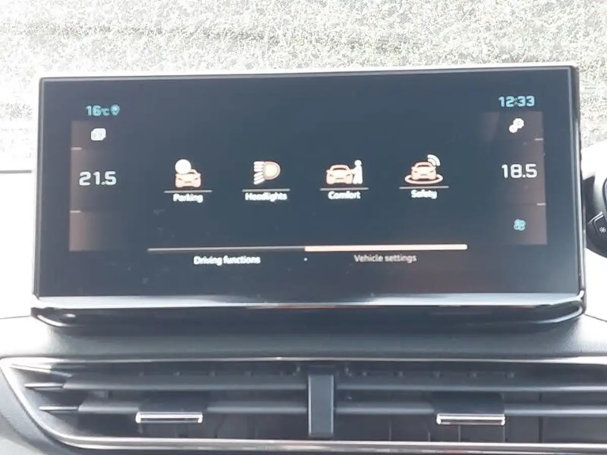 2024-peugeot-3008-suv-12-puretech-gt-130bhp-ss-eat8-big-11
