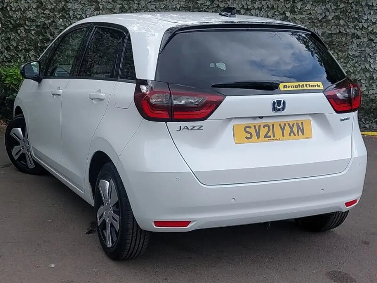 2021-honda-jazz-15-i-mmd-ex-107ps-big-1