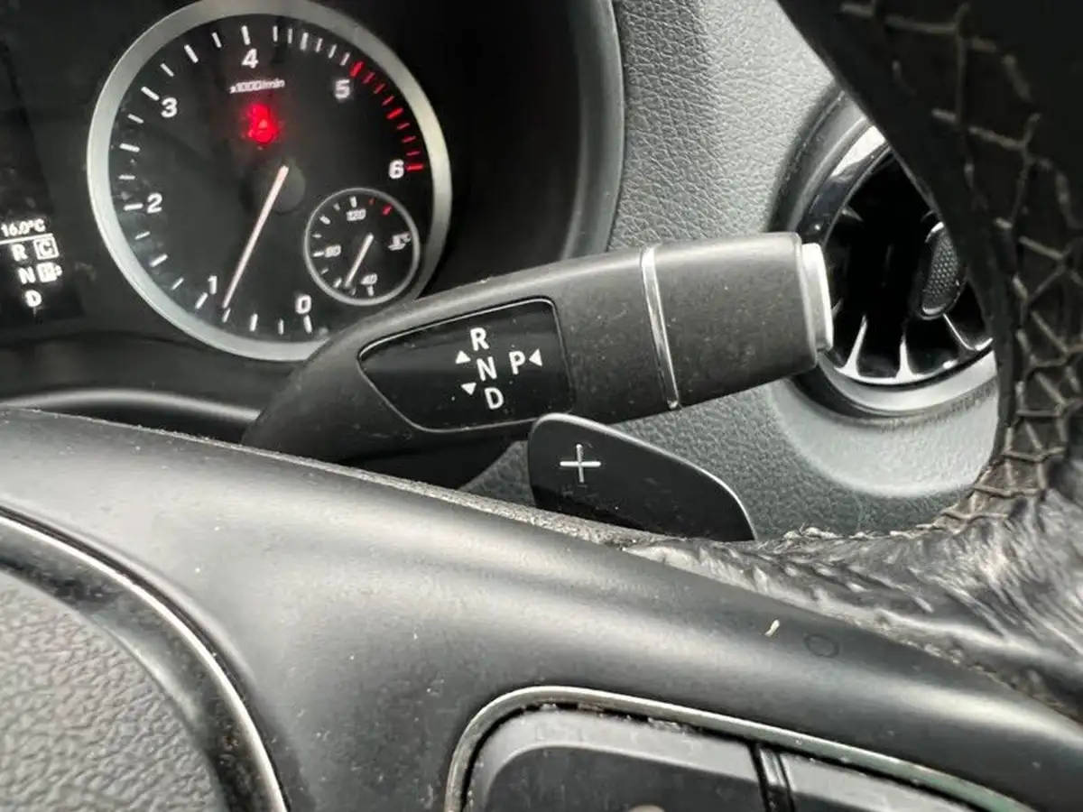 2021-mercedes-benz-vito-20cdi-114-progressive-l2-134bhpeu6dt-panel-1749cc-9g-tronic-big-48