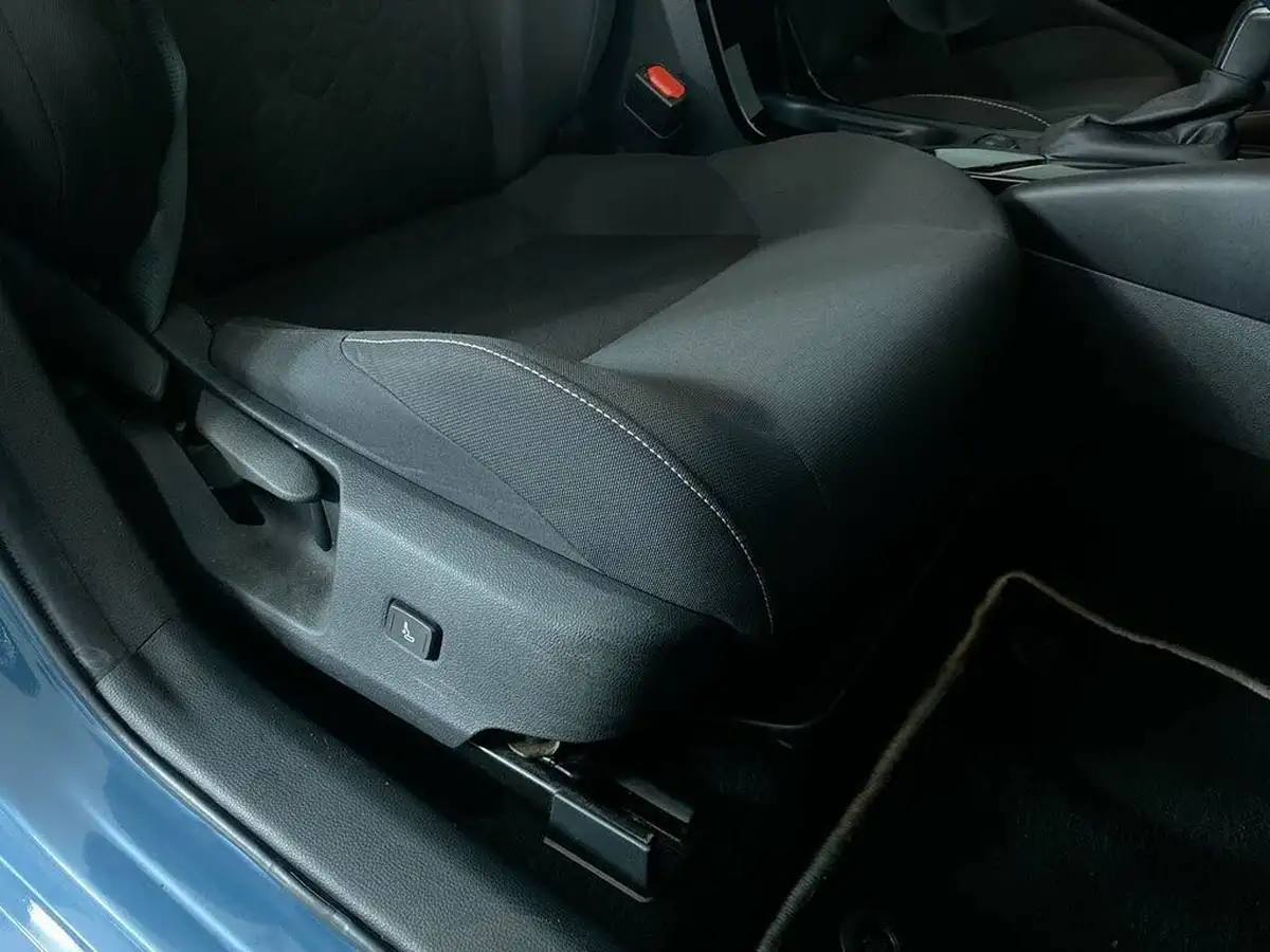 2020-toyota-corolla-18-vvt-i-icon-tech-spare-wheel-touring-sports-5d-big-25