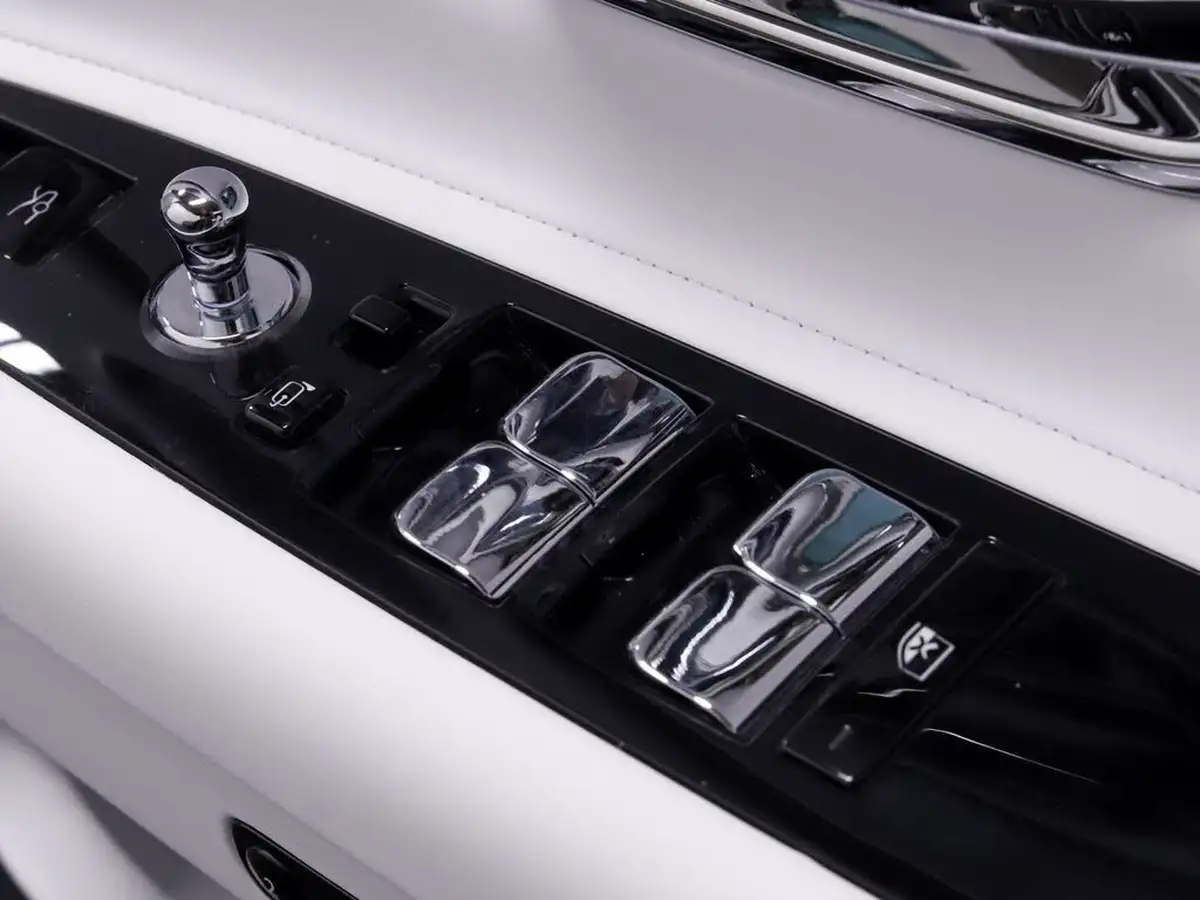 2024-rolls-royce-spectre-e-big-20