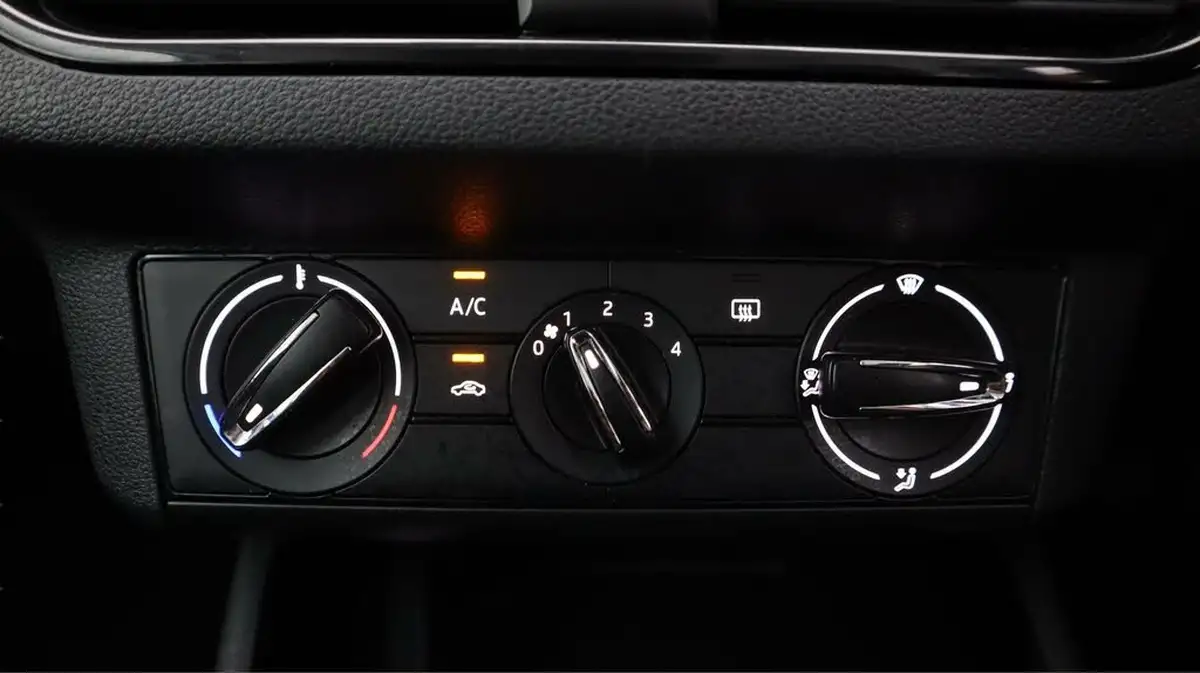 2021-skoda-kamiq-10-tsi-se-95ps-big-11