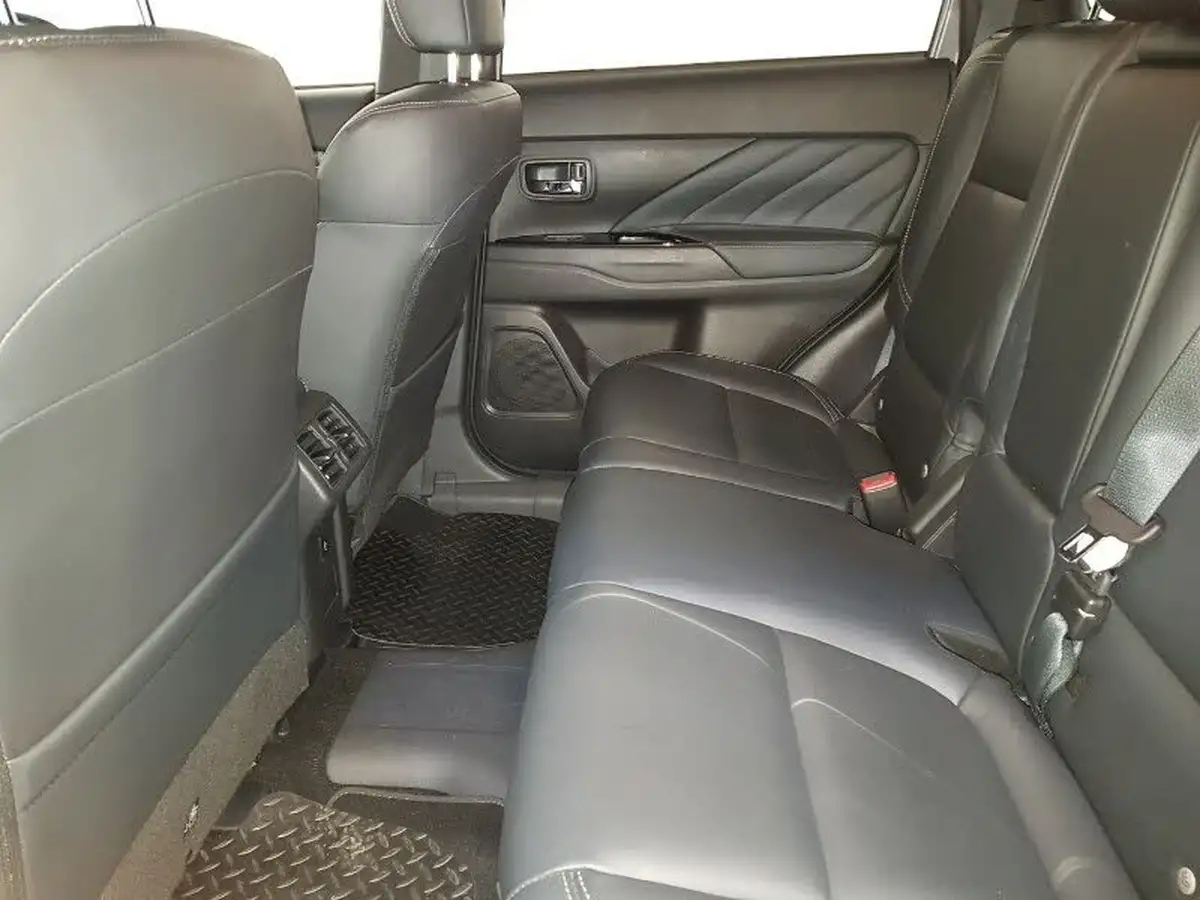 2018-mitsubishi-outlander-24-4h-phev-big-5