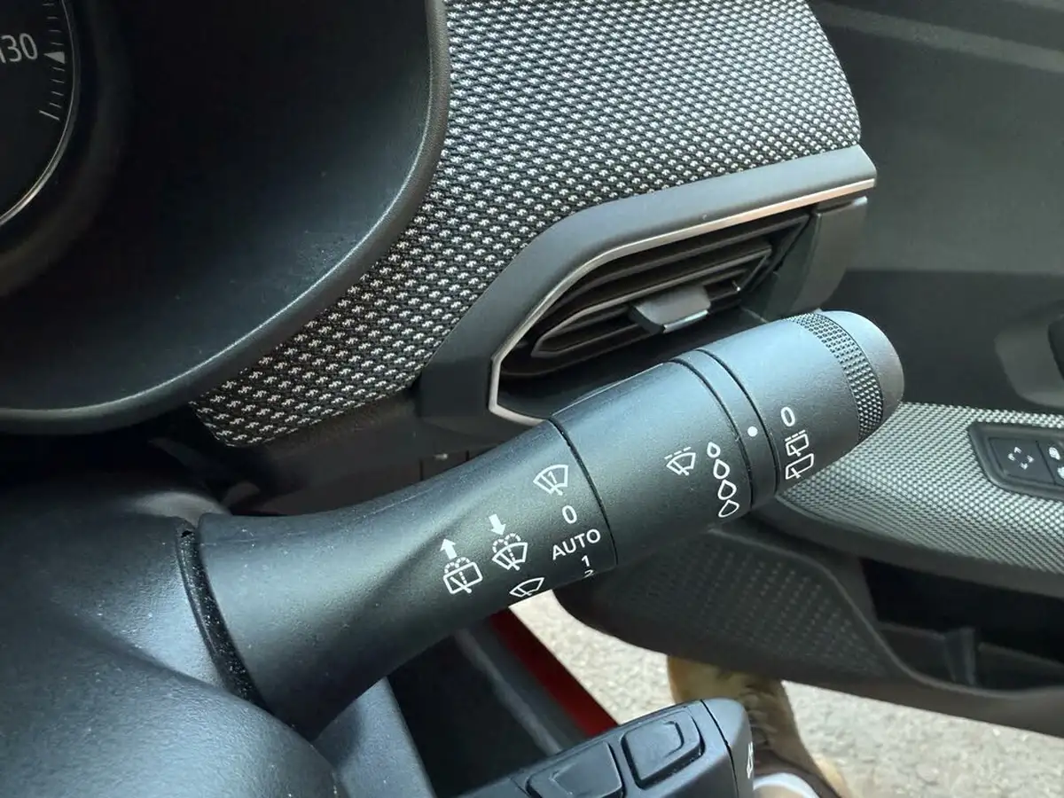2021-dacia-sandero-10-tce-comfort-90bhp-big-24