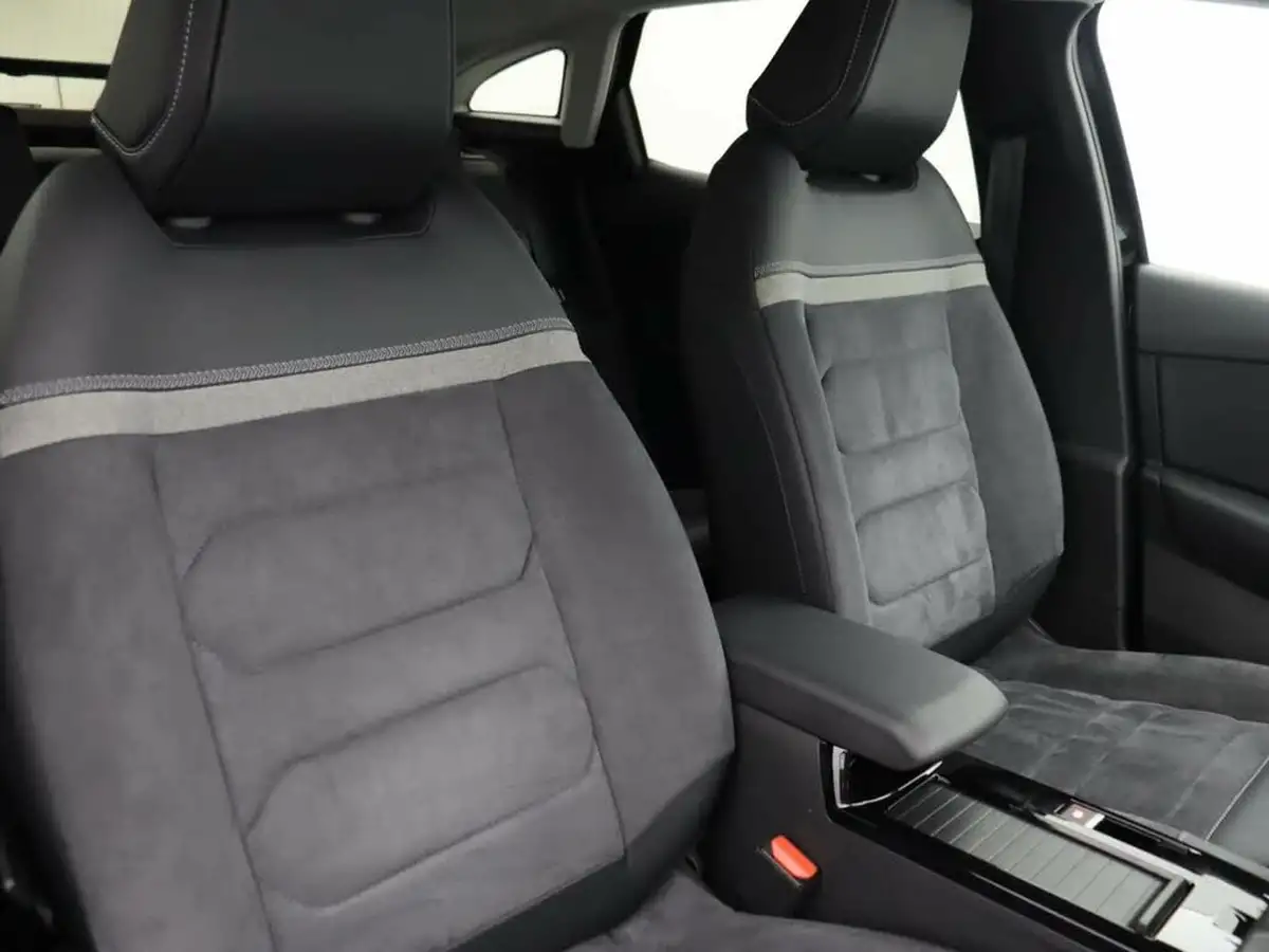 2024-citroen-c4-e-e-series-156ps-54kwh-big-9
