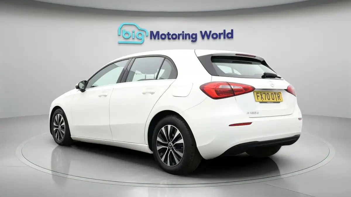 2020-mercedes-benz-a-class-15d-a180d-se-big-4