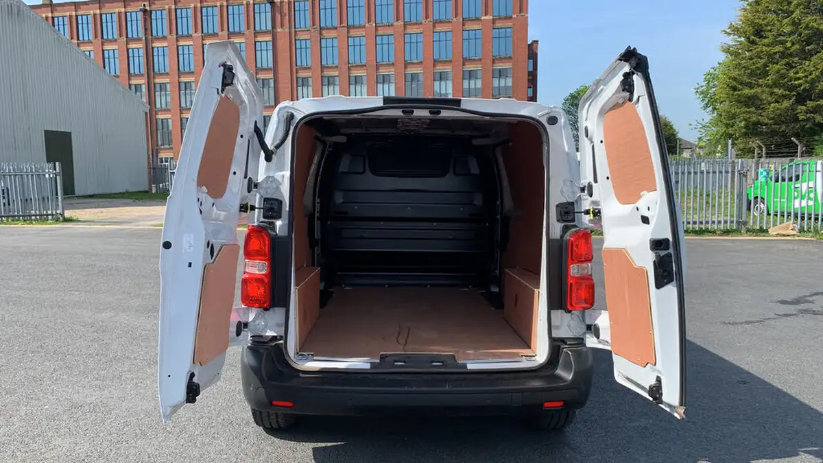 2024-peugeot-expert-20-bluehdi-professional-standard-panel-big-18