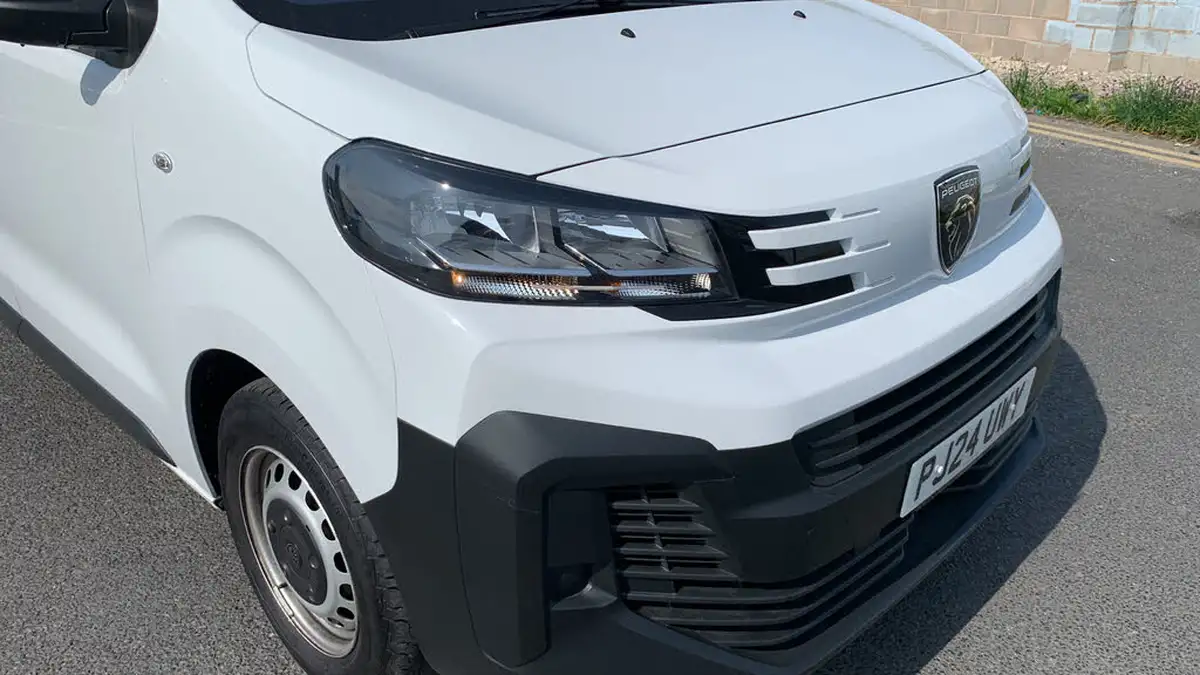 2024-peugeot-expert-20-bluehdi-professional-standard-panel-big-46
