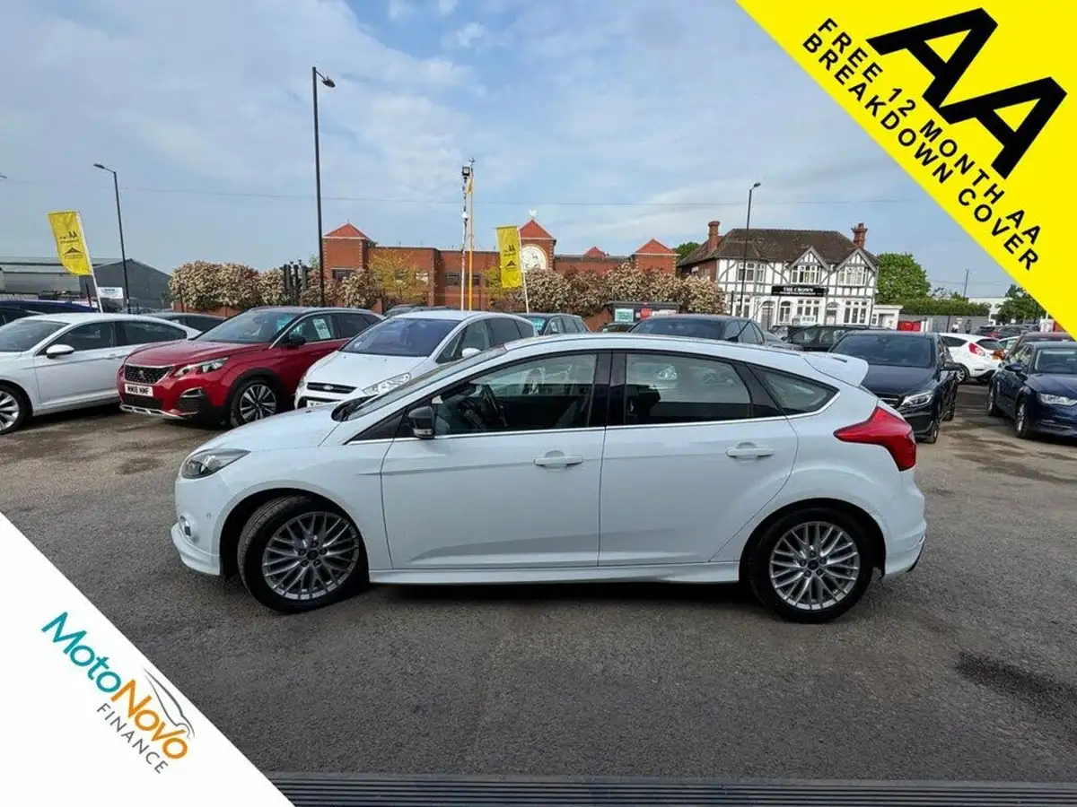 2013-ford-focus-16-zetec-s-scti-182ps-hatchback-big-2