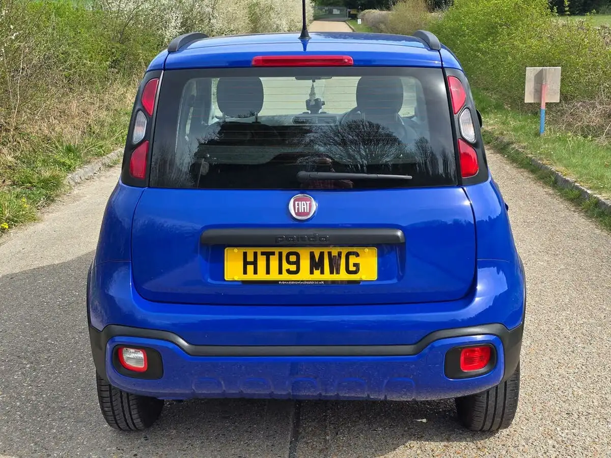 2019-fiat-panda-12-waze-ss-big-9