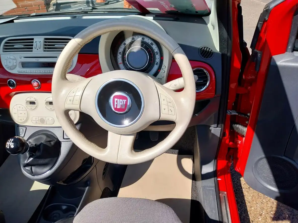 2010-fiat-500c-12-lounge-big-14