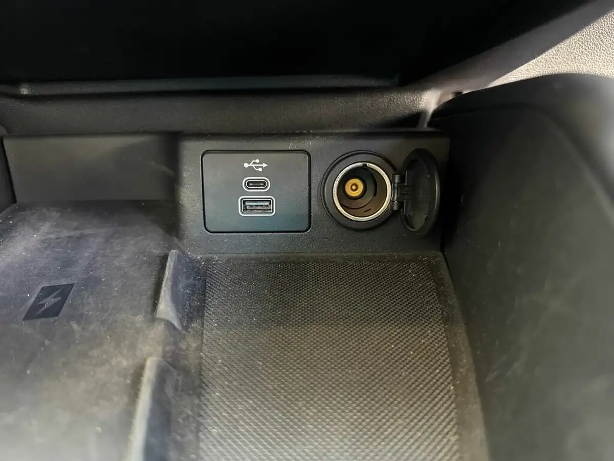 2022-ford-focus-10t-titanium-vignale-155ps-hybrid-mhev-hatchback-big-23
