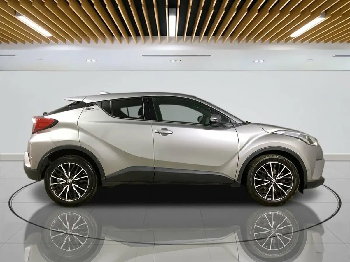 2017-toyota-c-hr-12-excel-cvt-big-7
