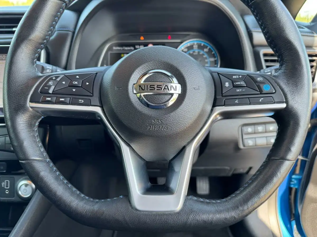 2020-nissan-leaf-e-tekna-big-45
