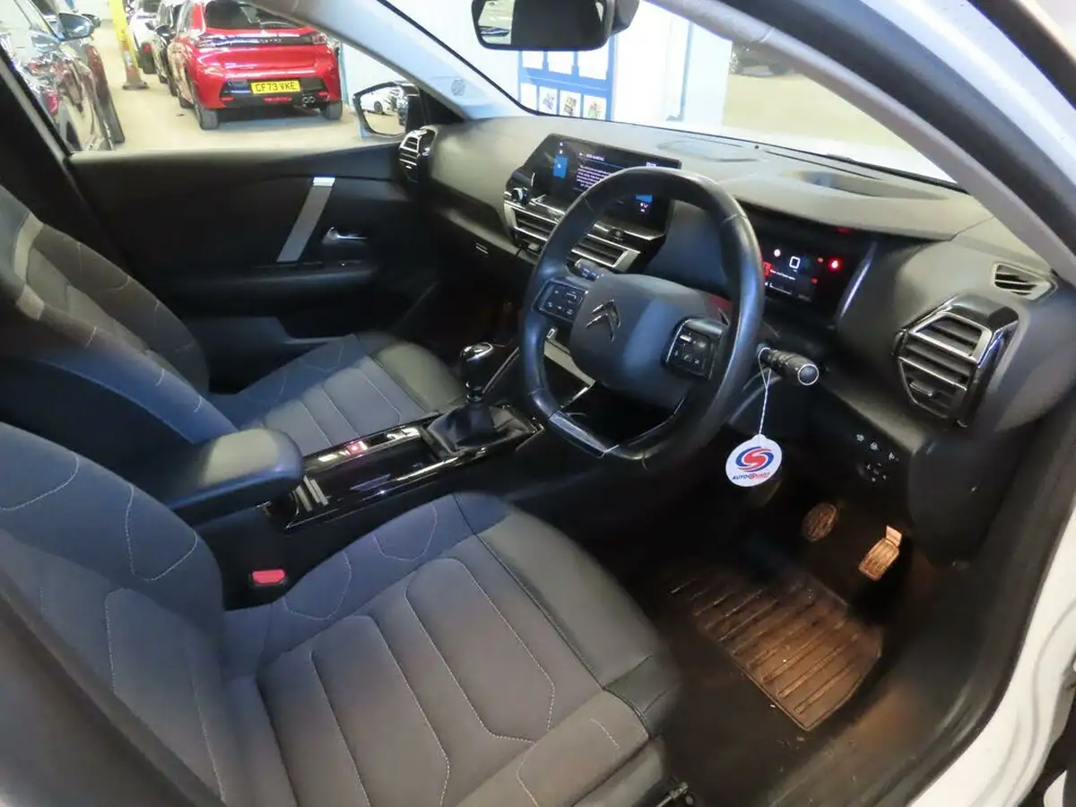2022-citroen-c4-12-puretech-shine-130ps-big-6