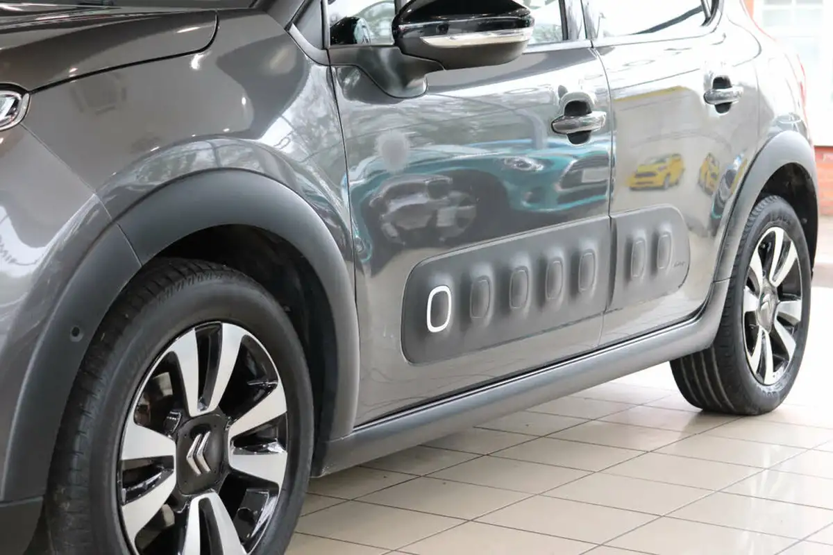 2018-citroen-c3-12-puretech-flair-110ps-ss-eat6-big-61