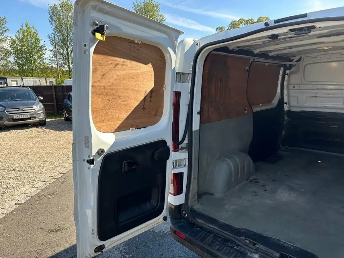 2019-renault-trafic-16dci-sl27-120-business-panel-big-16