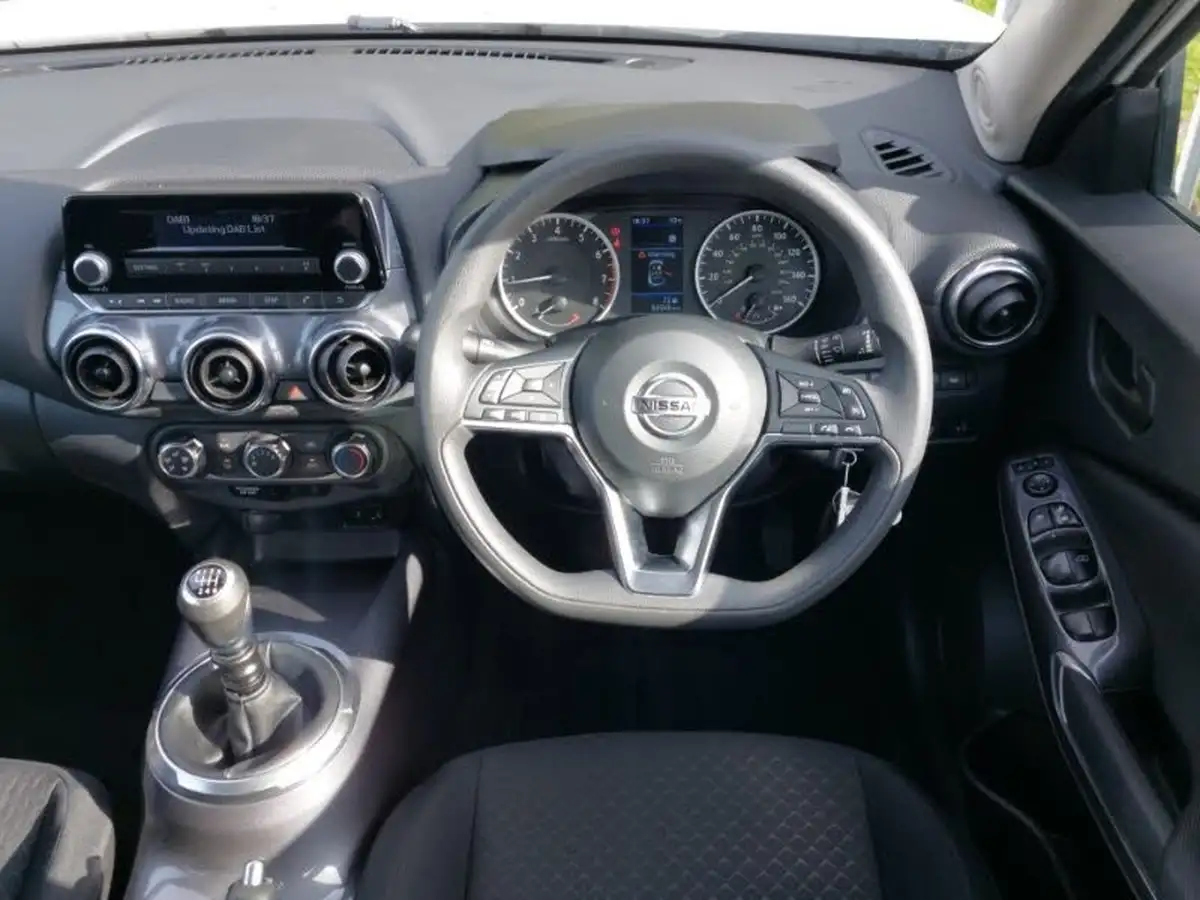 2022-nissan-juke-10-dig-t-visia-big-6