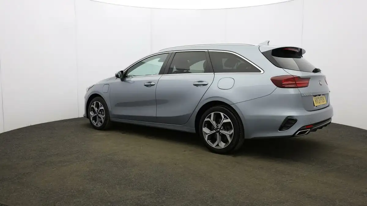 2021-kia-ceed-16-gdi-phev-3-big-4
