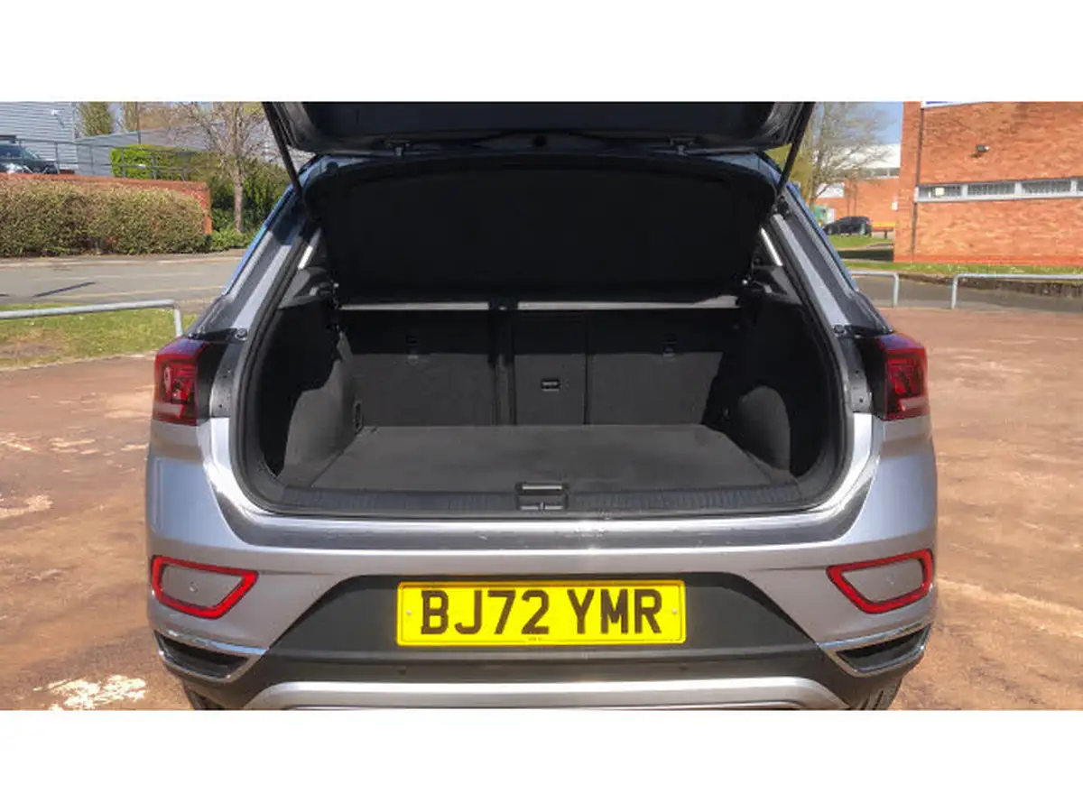 2022-volkswagen-t-roc-10-tsi-style-hatchback-5d-big-3