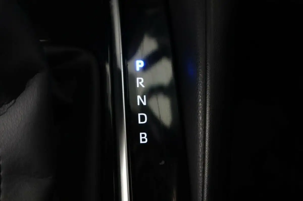 2022-toyota-corolla-18-vvt-i-icon-120bhp-trk-hatchback-5d-big-43