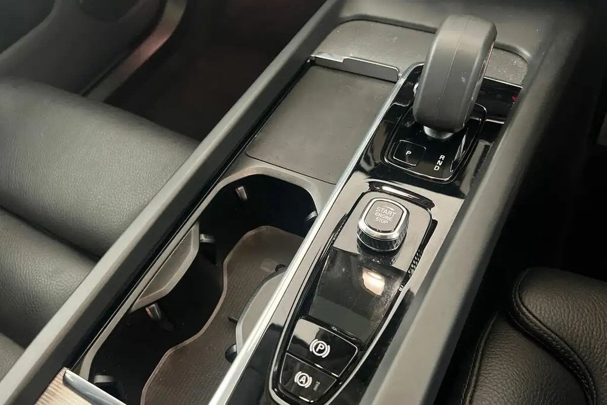 2024-volvo-xc60-20-b5-plus-big-12