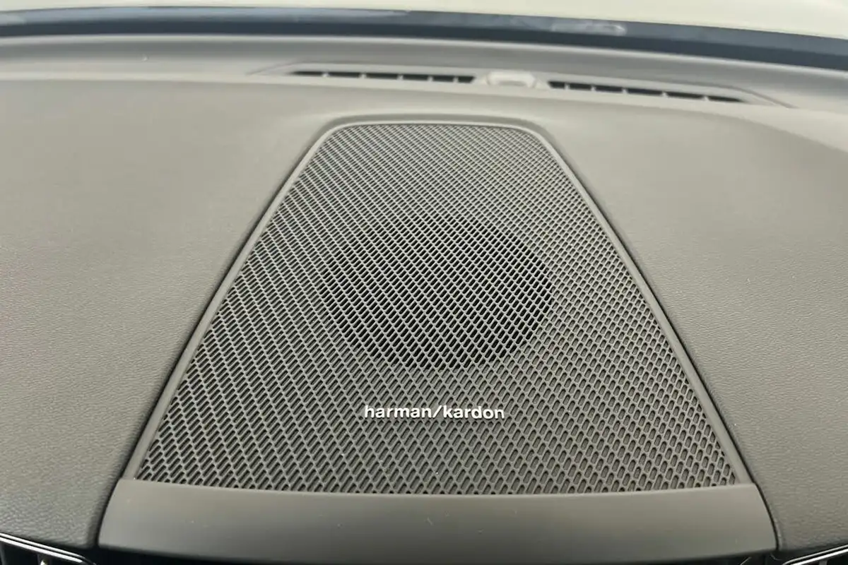 2024-volvo-xc60-20-b5-plus-big-36