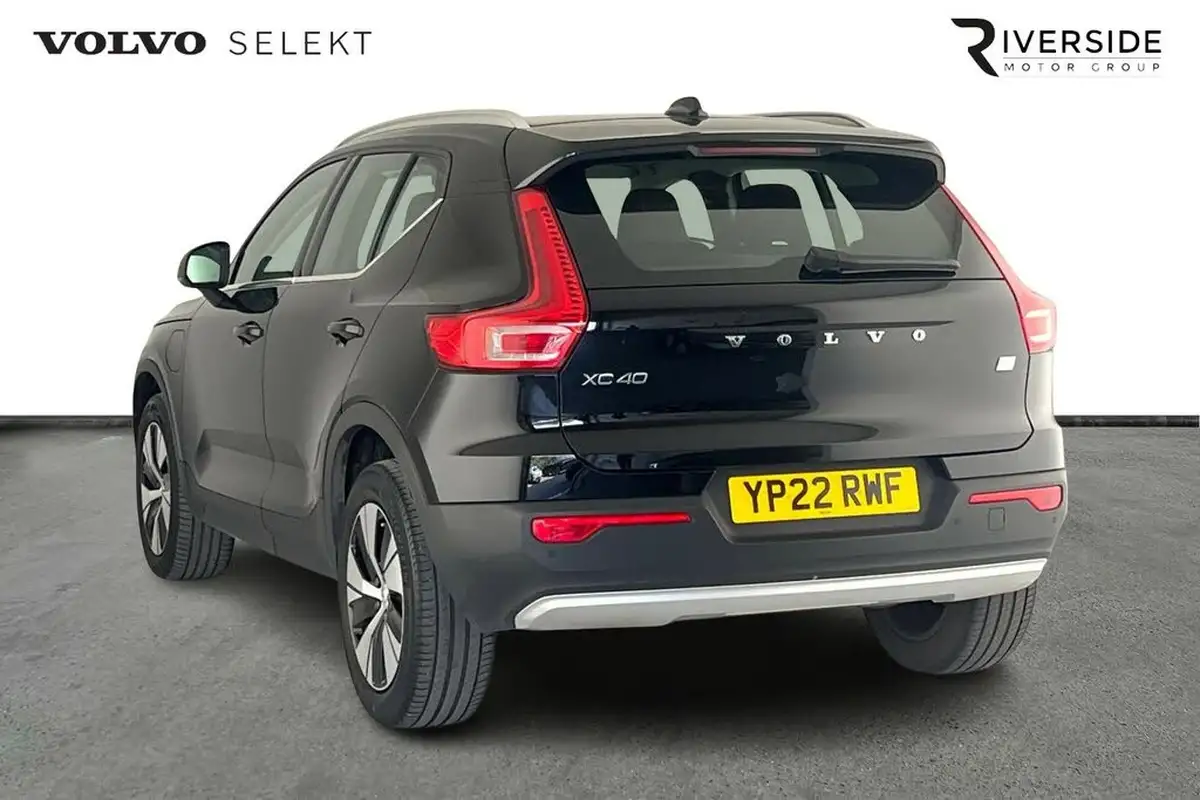 2022-volvo-xc40-15-t4-inscription-expression-big-2