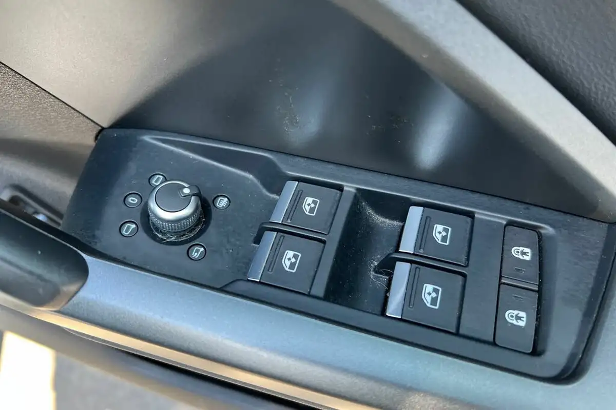 2021-audi-q3-14-45-tfsi-e-s-line-station-wagon-big-17