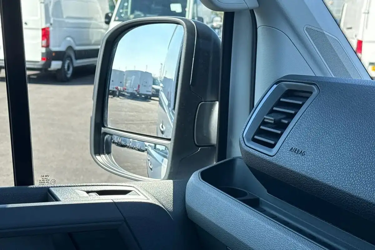 2024-volkswagen-crafter-20tdi-cr35-mwb-commerce-plus-140pseu6d-big-46