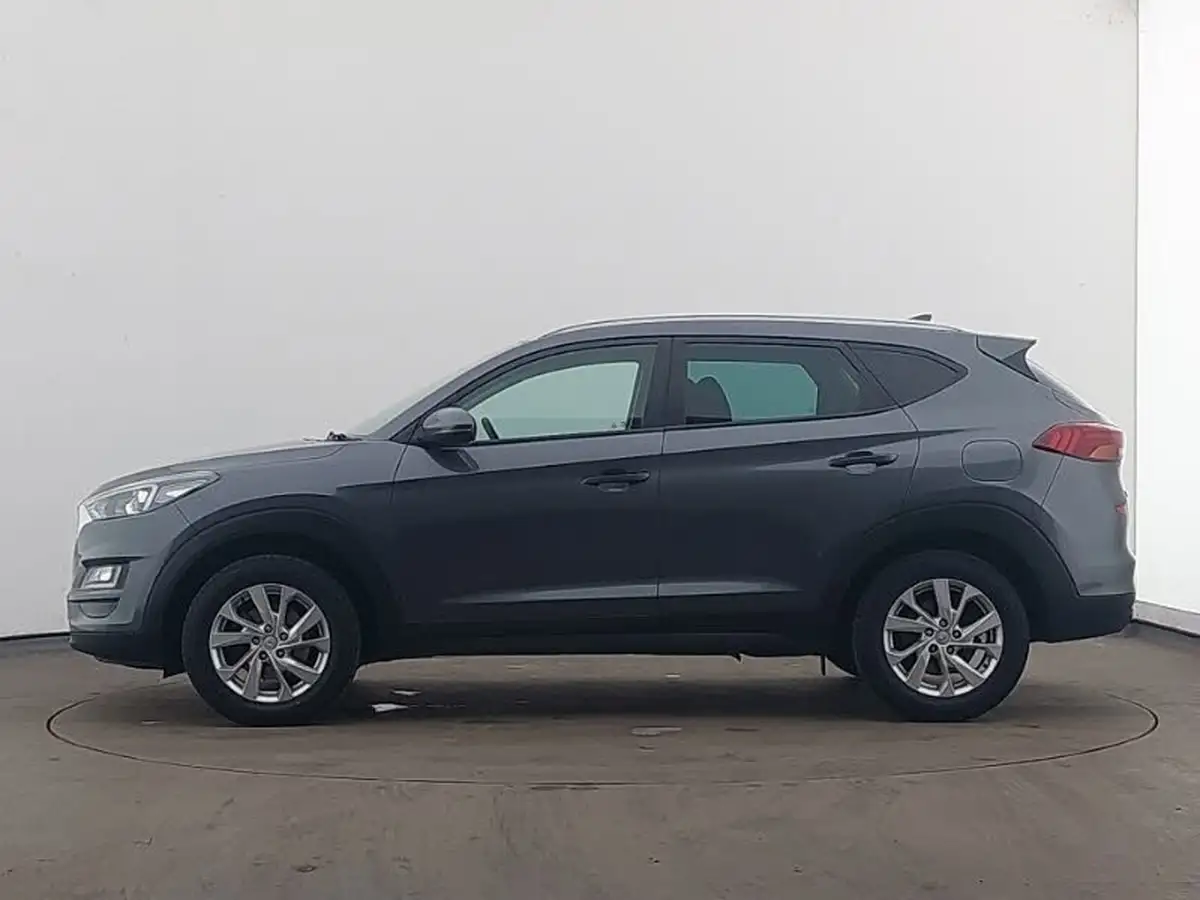 2018-hyundai-tucson-16-gdi-se-nav-big-3