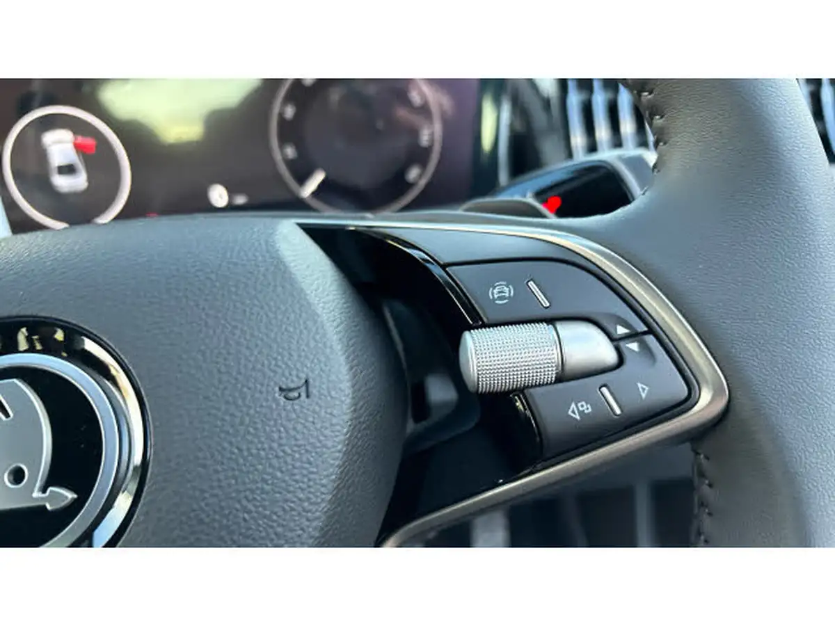 2024-skoda-superb-20tdi-laurin-klement-193ps-4x4-hatchback-big-17