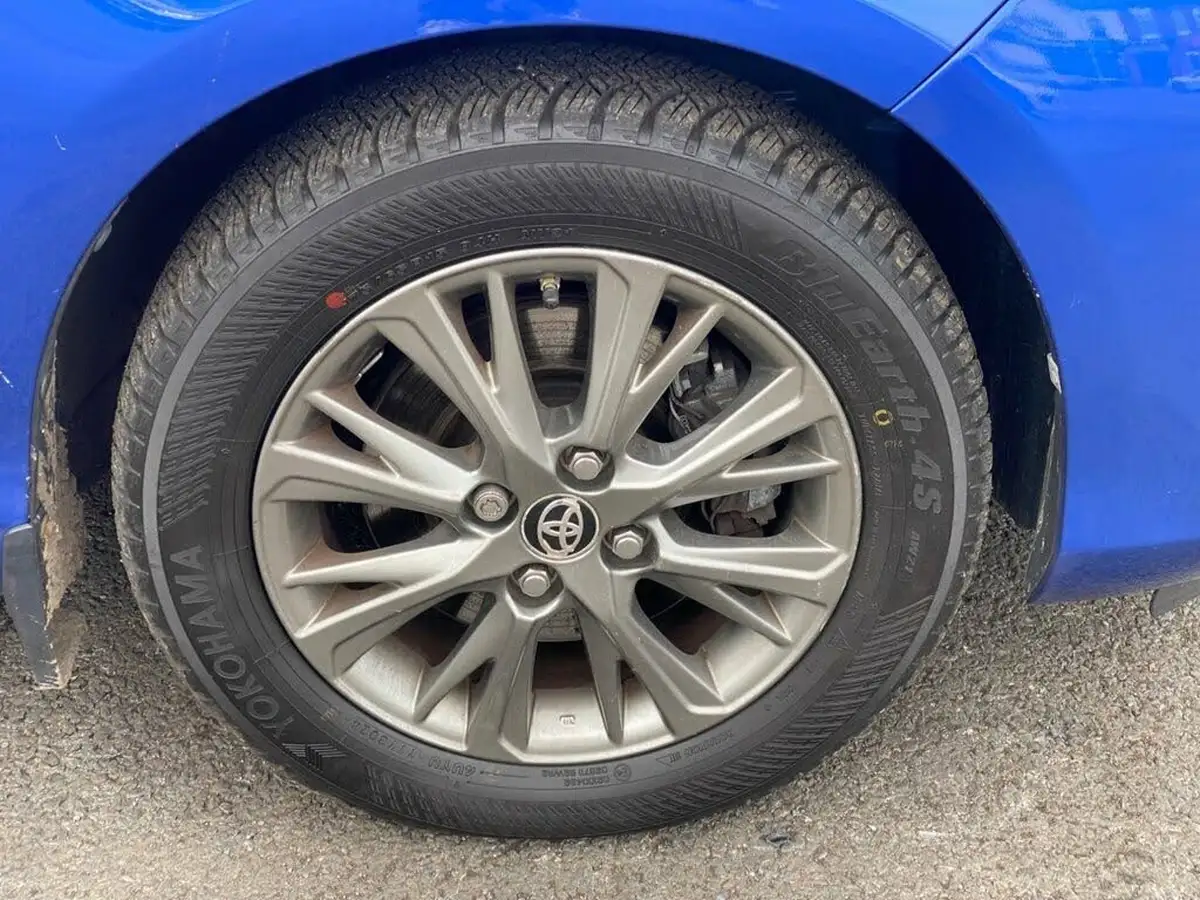 2018-toyota-yaris-15-vvt-i-icon-navi-hybrid-big-27