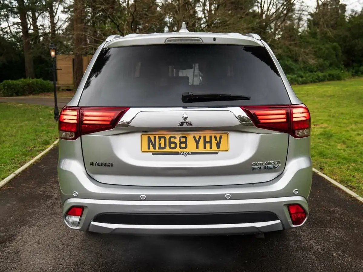 2018-mitsubishi-outlander-20-4hs-phev-5st-big-4
